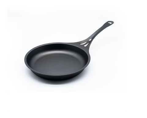 Solidteknics Iron Skillet
