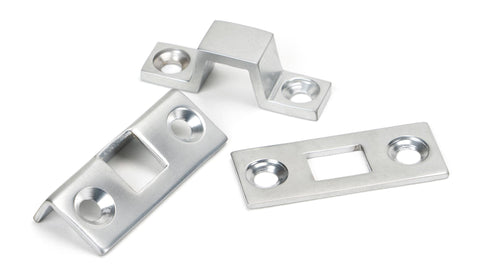 Universal Bolt