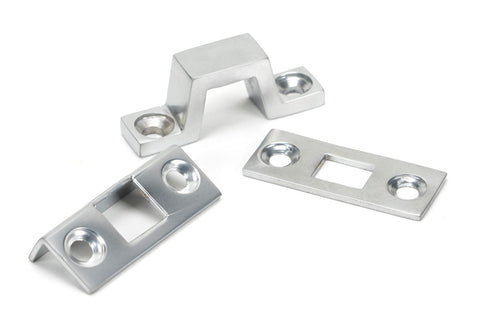 Universal Bolt