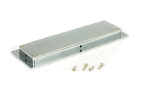 Plain Rectangular Pull