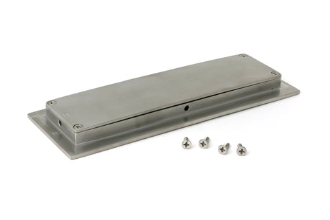 Plain Rectangular Pull