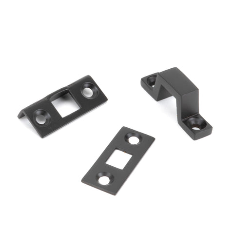 Universal Bolt
