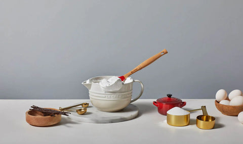 Le Creuset 2L Stoneware Mixing Jug Meringue