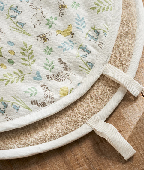 Sophie Allport Hob Cover - Spring Chicken