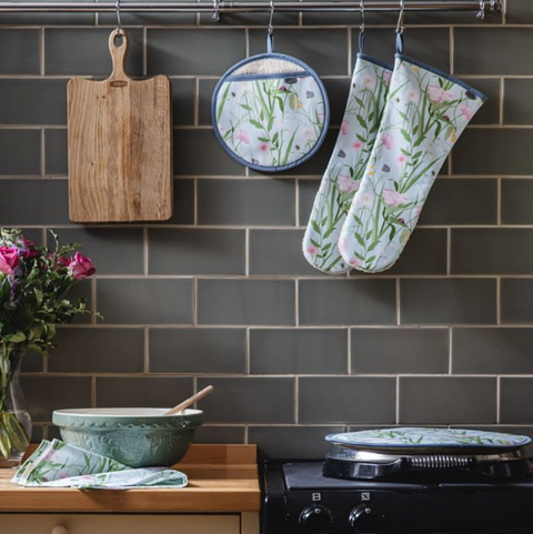 Aga Wild Meadow Gauntlet